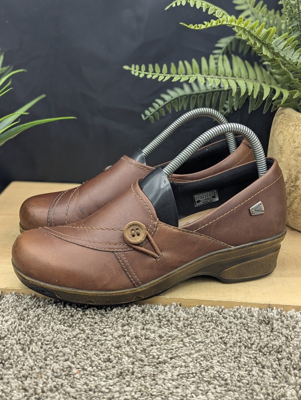 Keen Mora Buttonside Women's Size 9 Brown Leather Professional Mule Style Shoes